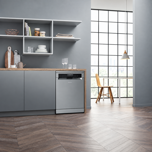 Ariston dishwasher full size, inox color - LFP 5P31 WLT X